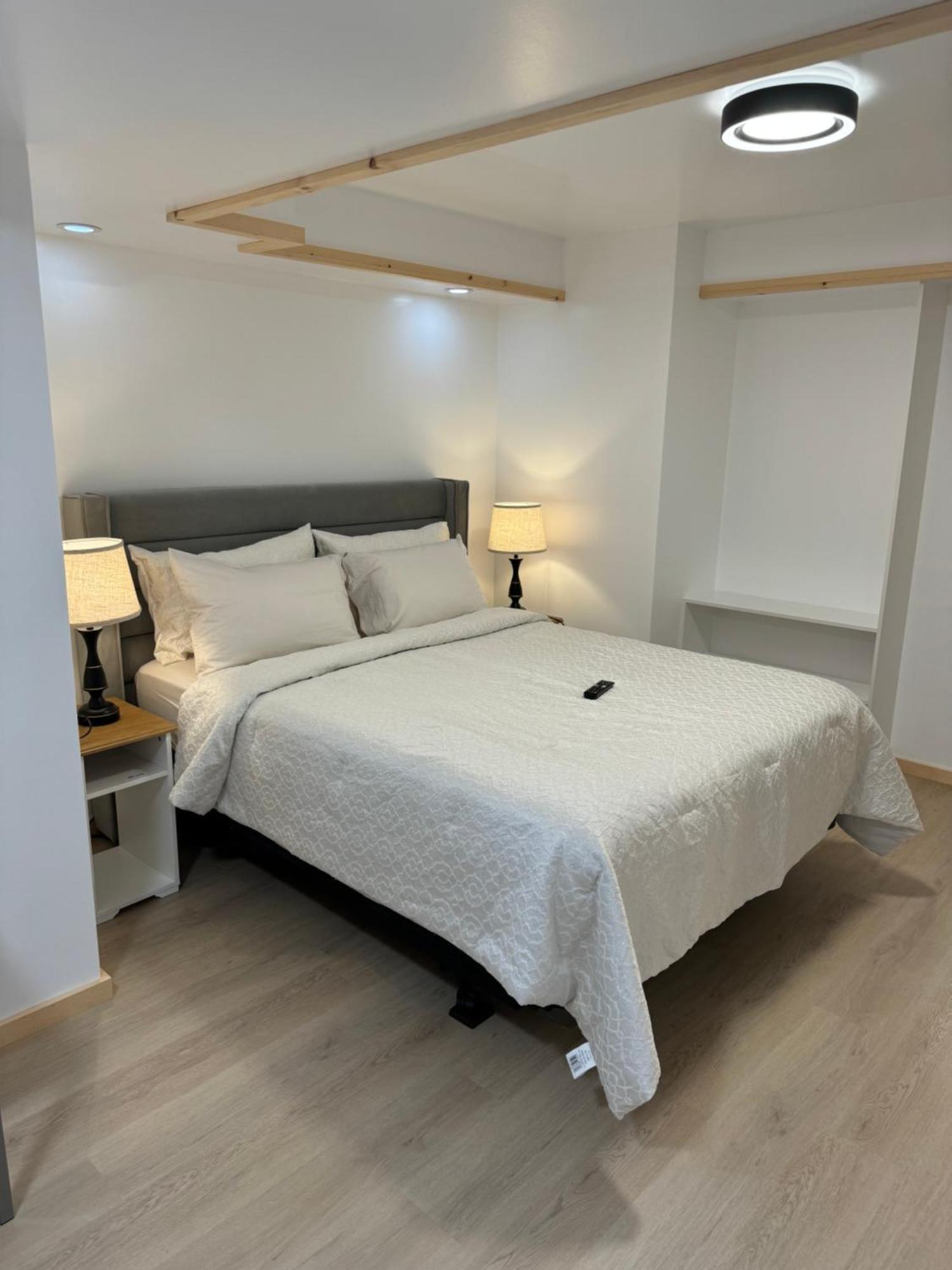 Private Entrance, Private Bathroom, Bedroom And Workspace Ottawa Exterior foto